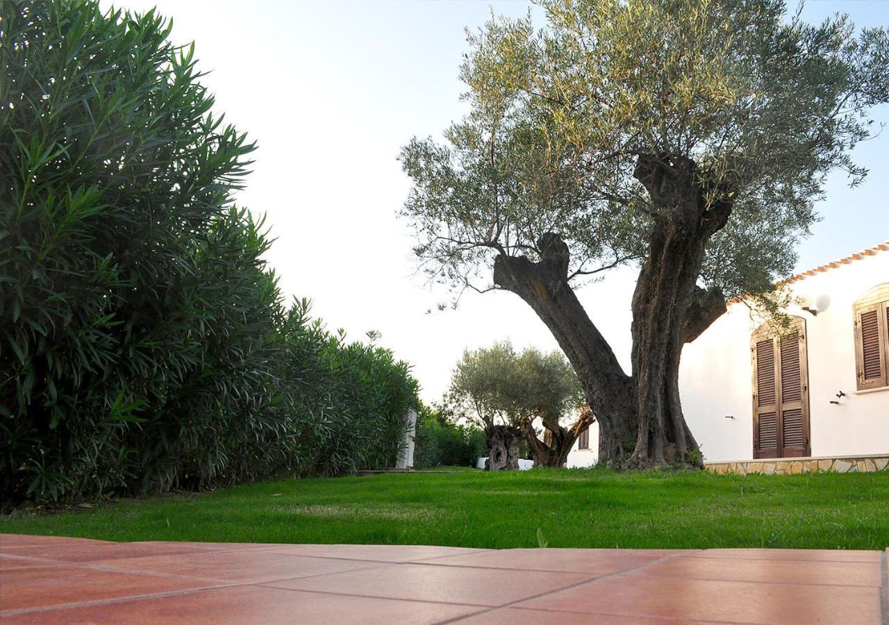 Le Rocce Antiche Hotel Resort Sant'Antioco Luaran gambar